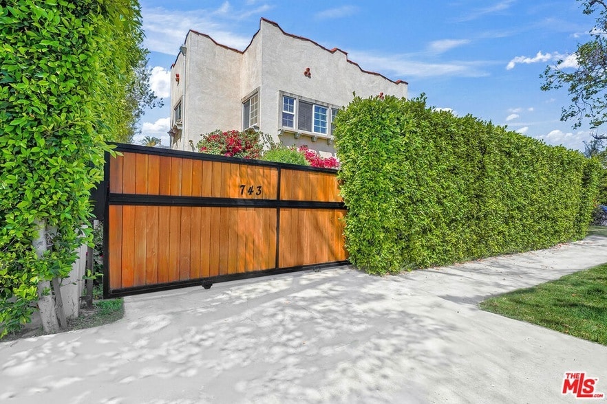 Photo - 741 N Las Palmas Avenue Unit