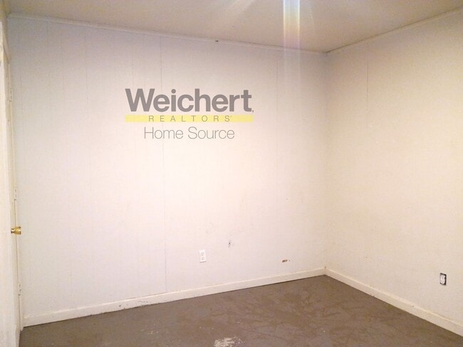 Building Photo - Budget-Friendly 2 Bedroom — Ready for Move-In