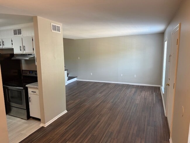 Foto del edificio - Newly Renovated