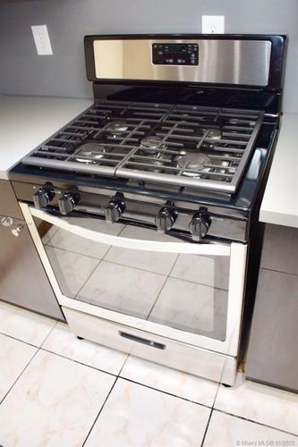 Foto del edificio - 701 S Royal Poinciana Blvd