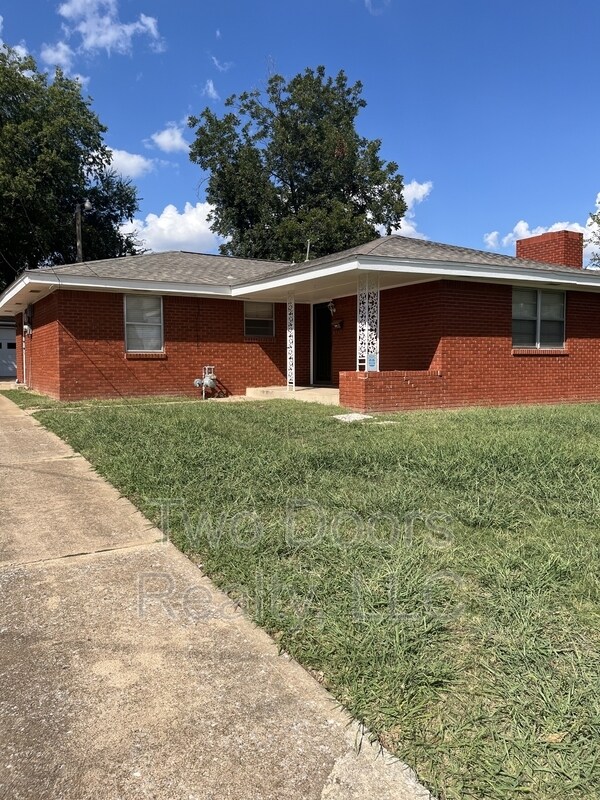 Primary Photo - 641 SW 53rd St