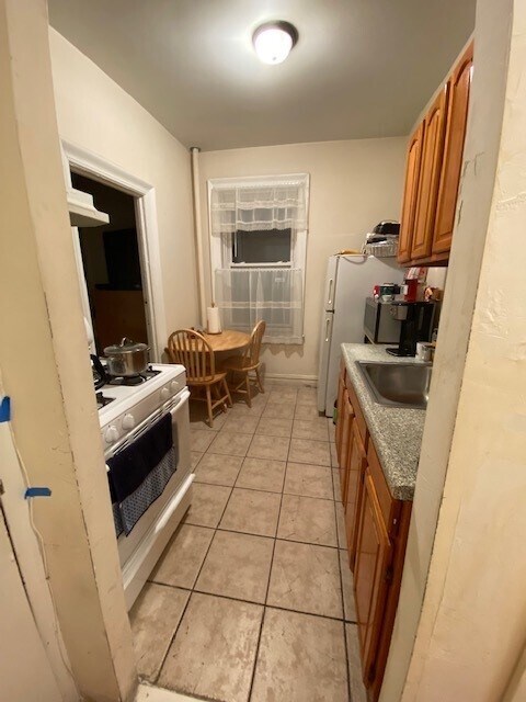 Kitchen - 136 39th St