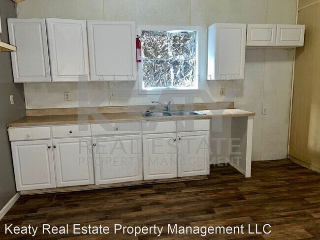 Building Photo - 3 br, 2 bath House - 100 Sternberg Dr