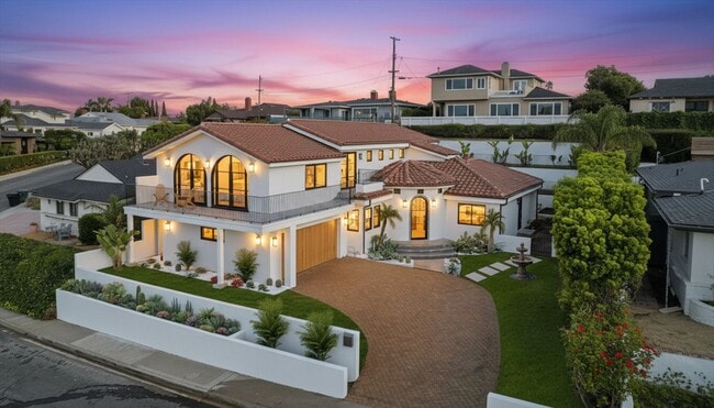 Building Photo - Completely Remodeled, Custom 4BR3.5BA Hilltop Home w/ Incredible Panoramic Ocean/Whitewater/Coast...