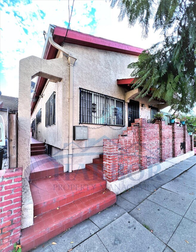 627 W Sepulveda St Unit 6, Los Angeles, CA 90731 Room for Rent in Los