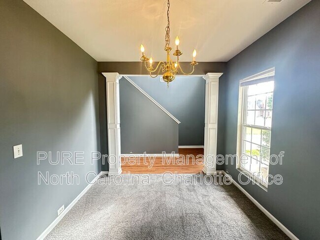 Foto del edificio - 2708 Forest Grove Ct
