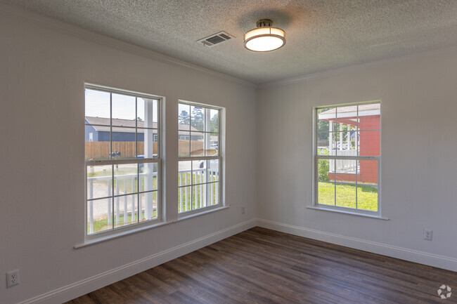 Dining room - The Village at Sam Houston