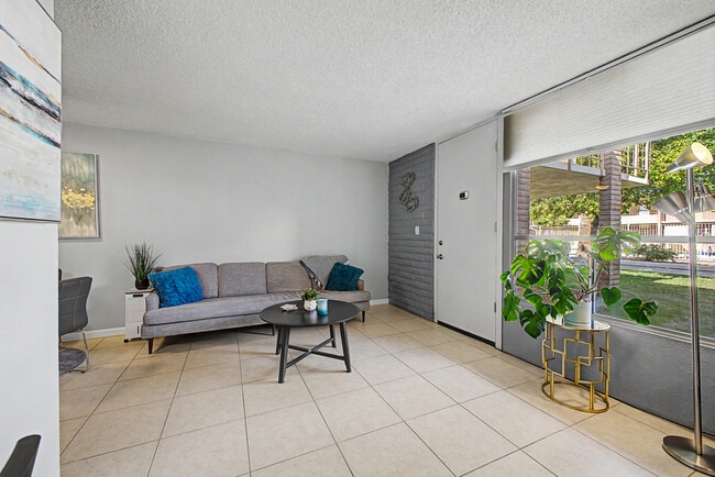 Building Photo - 3737 E Turney Ave