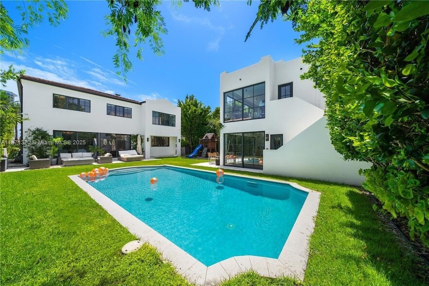 Foto principal - 5728 Pine Tree Dr