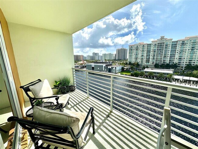 Foto del edificio - 2900 NE 30th St