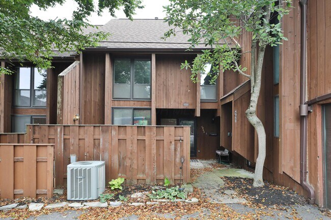 Foto del edificio - 4966 Wintersong Ln