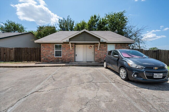 Foto del edificio - 311 Kings Way Dr