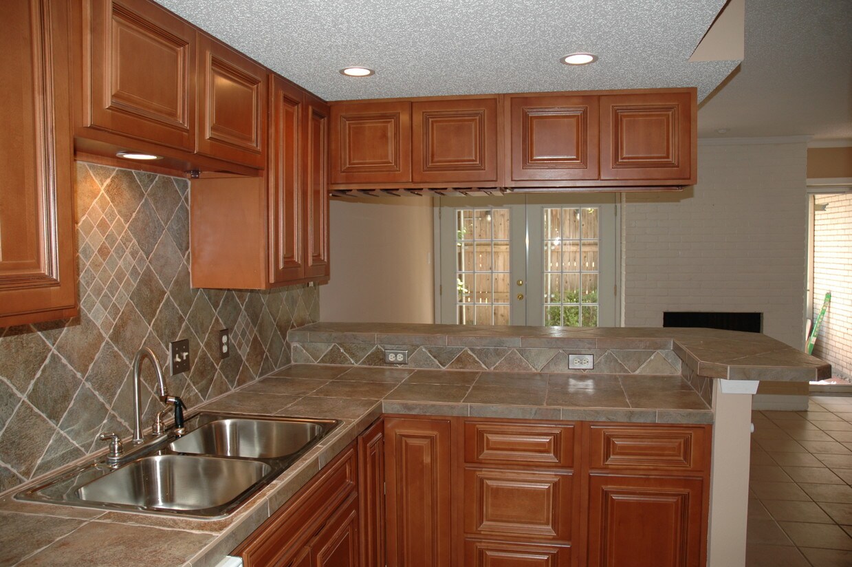 Foto principal - 2725 Hood St