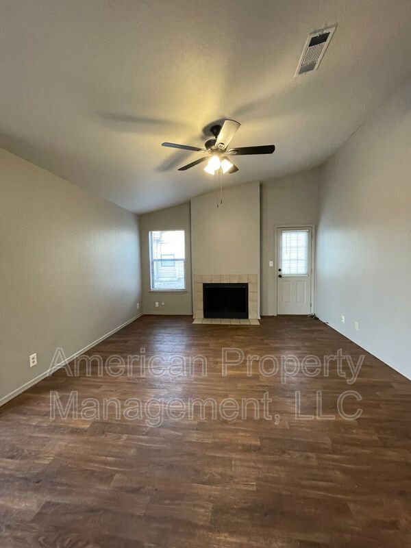Foto del edificio - 13120 E 44th St
