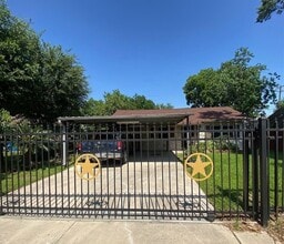 Building Photo - 6623 Cresthill St