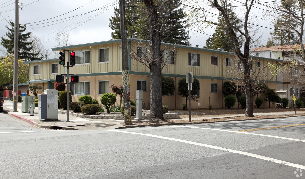 Primary Photo - 1504 Sanchez Ave