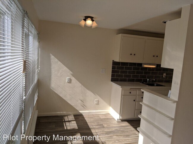 Foto del edificio - 9043 35th Ave SW