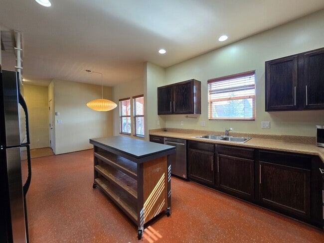 Building Photo - 6783 Camino Carlita