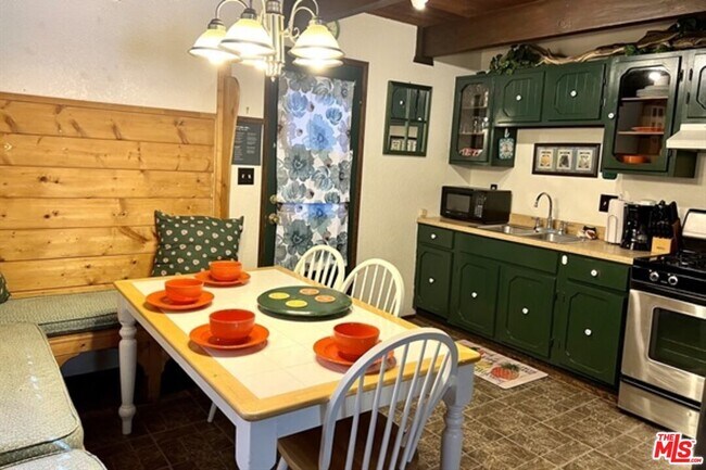 Foto del edificio - 42534 La Placida Ave