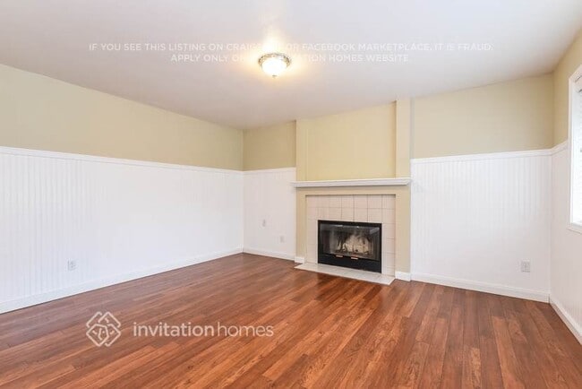 Building Photo - 3525 Crystal Ridge Dr SE