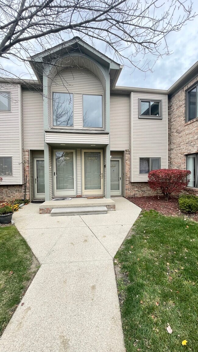 Building Photo - 42532 Lilley Pointe Dr