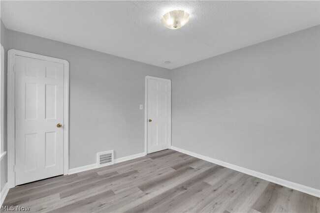 Building Photo - 4461 W 137th St
