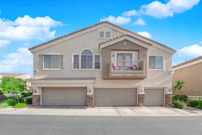 Building Photo - Living here is like taking a deep breath f...