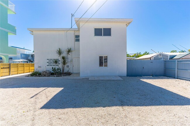 Building Photo - 75 Coral Dr