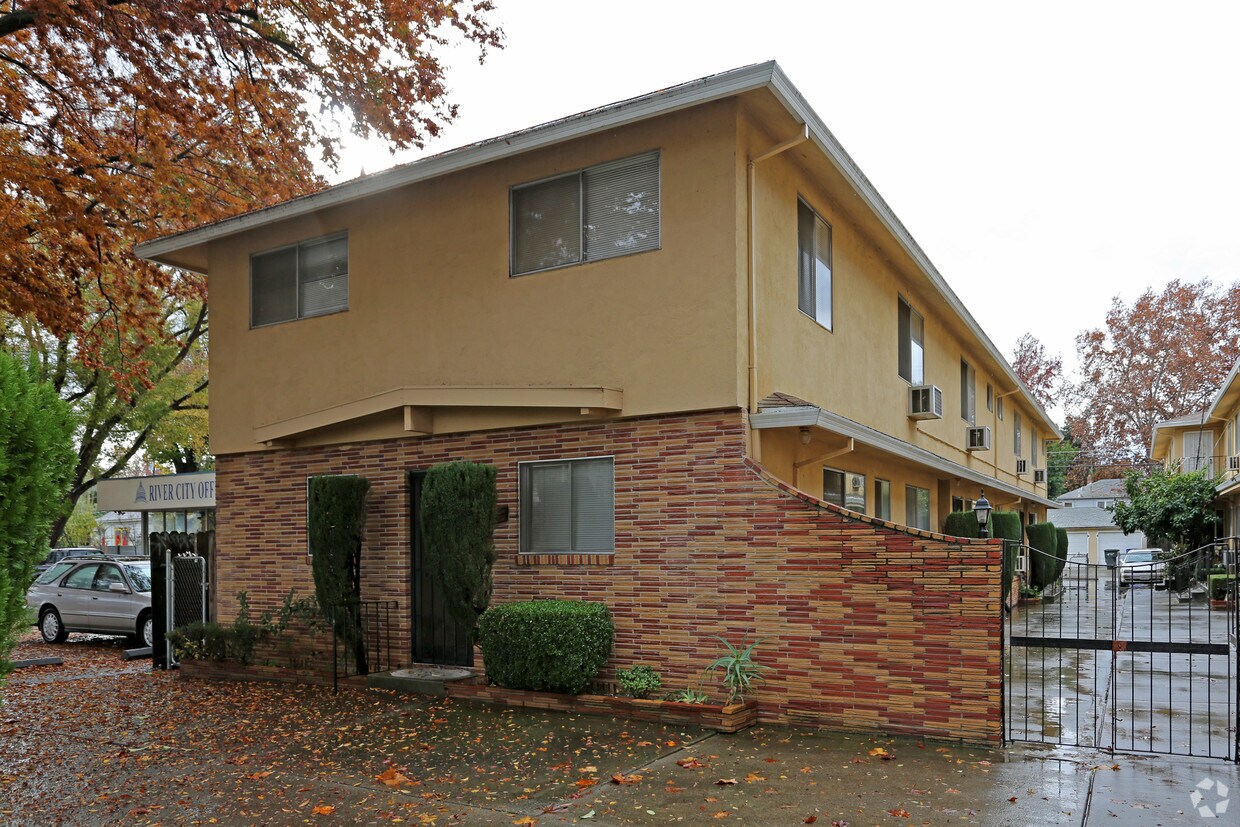 Primary Photo - 1228 T St