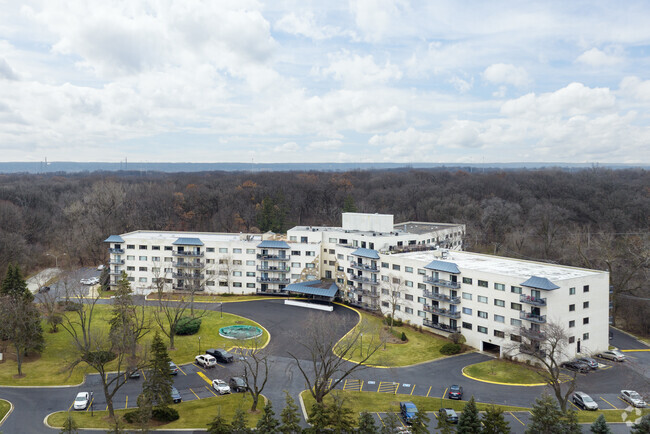 Building Photo - Forest Villa Condominiums