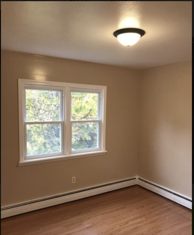 Building Photo - 116 Hinman St