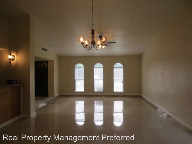 Building Photo - 5651 Hardwood Forest Dr