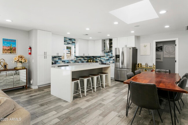 Foto del edificio - 8312 E MacKenzie Dr