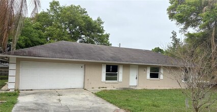 Building Photo - 53 Hemlock Radial Loop