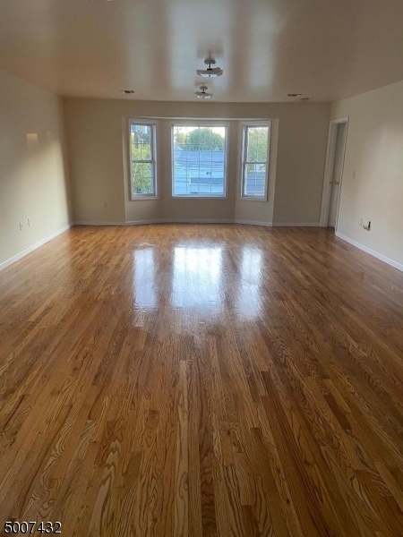 Building Photo - 288 E Hazelwood Ave