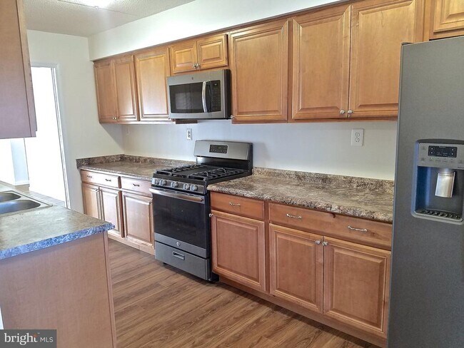 Foto del edificio - 5253 W Running Brook Rd