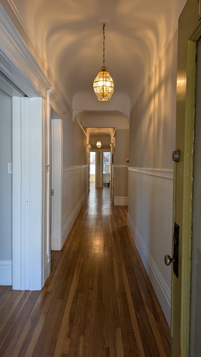 Building Photo - 146 Guerrero St