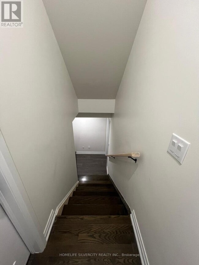 Building Photo - 51 Wainfleet Cres