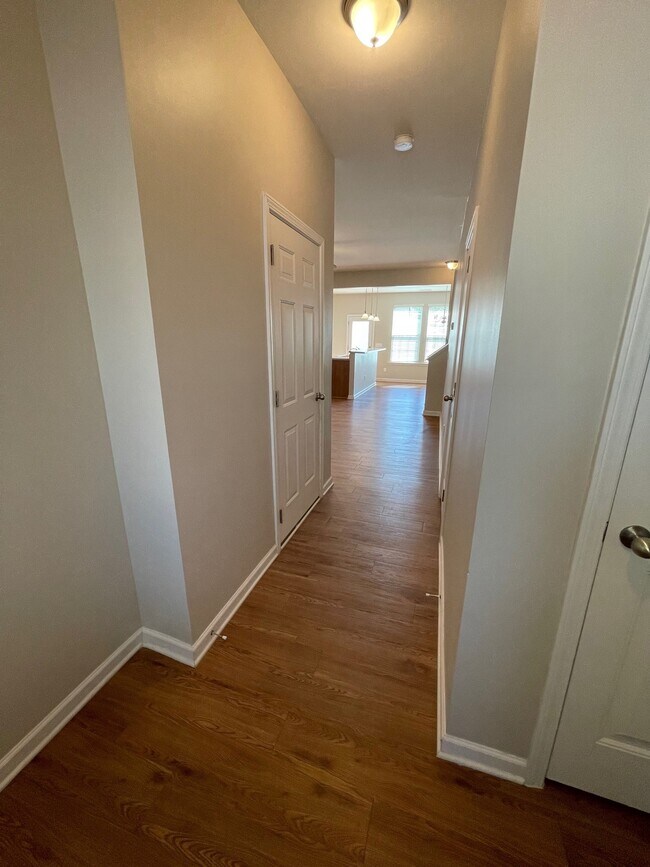 Building Photo - 112 Hawkstone Dr