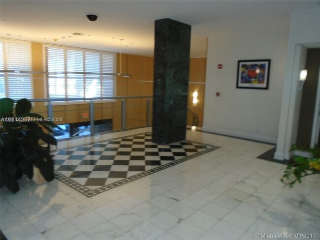 Foto del edificio - 6770 Indian Creek Dr