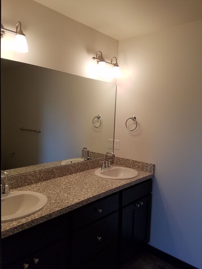 Foto del edificio - 1518 Butler Creek Ave