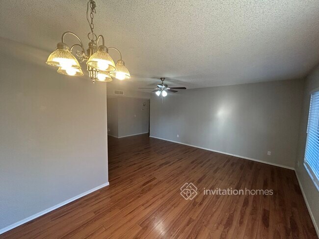 Building Photo - 6101 W Karen Lee Ln