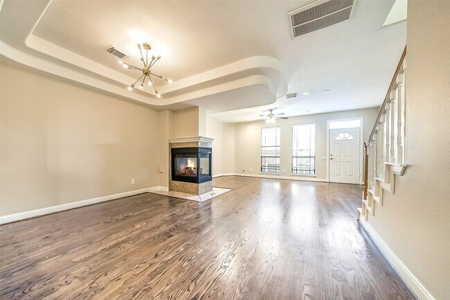 Building Photo - 2406 Calumet St