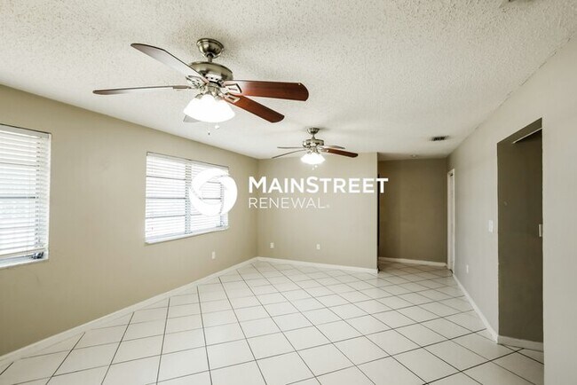 Foto del edificio - 4 Bedroom Pet-Friendly Home in Homestead, FL with Main Street Renewal