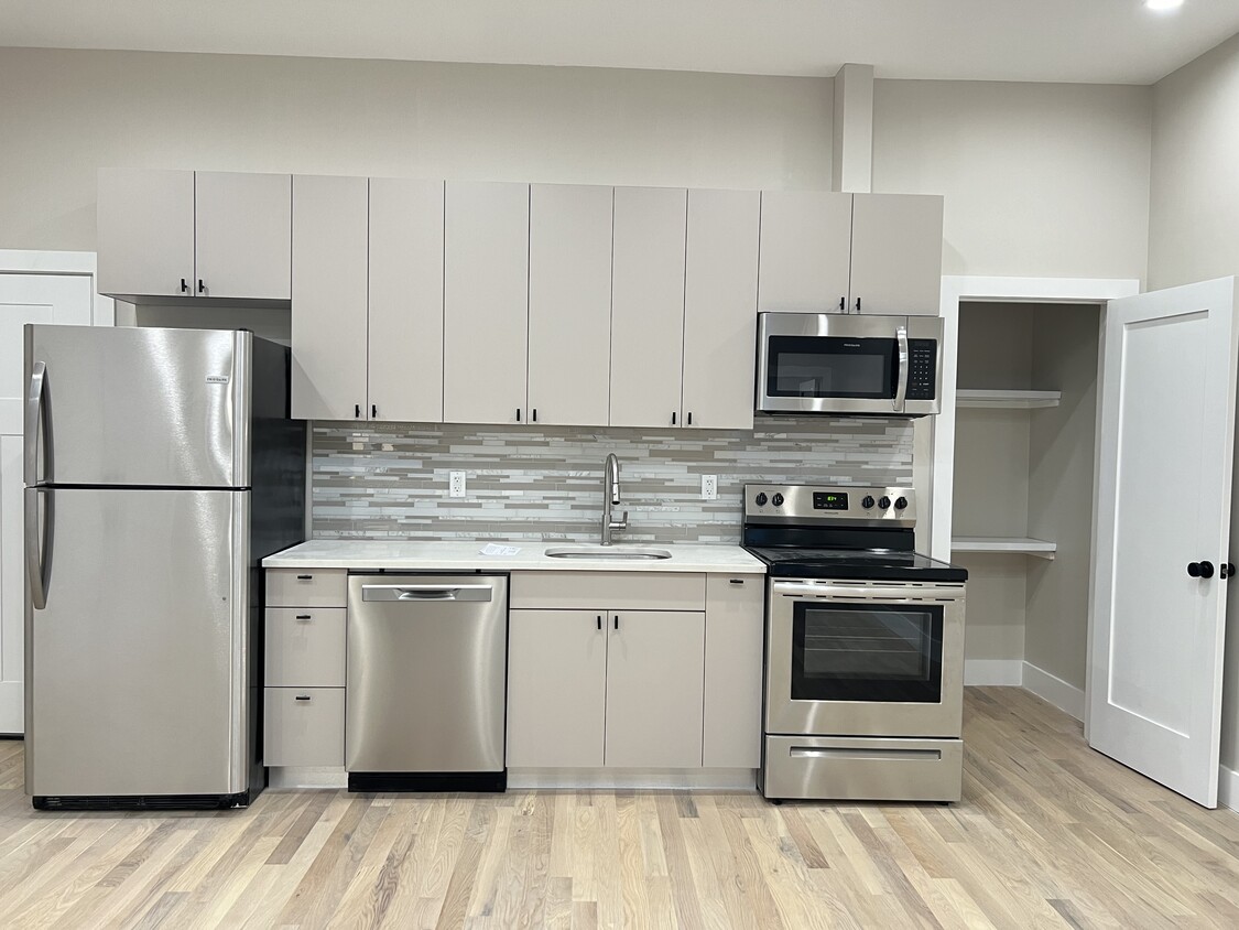 Front - 3605 Bergenline Ave