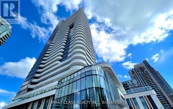 Building Photo - 15 Holmes Ave