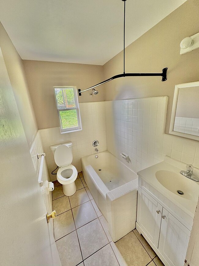 Foto del edificio - 535 Oppitz Ln