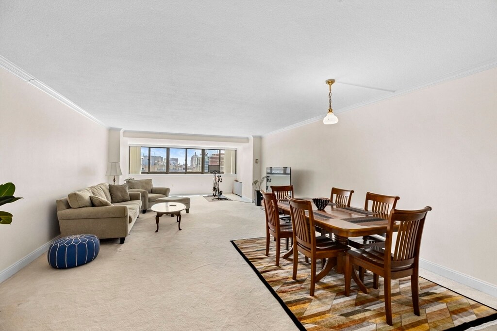Foto principal - 9 Hawthorne Pl
