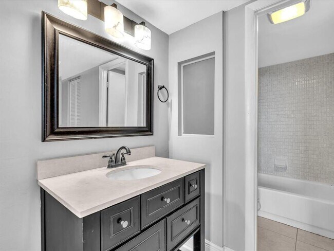 Building Photo - 1 bedroom in Aventura FL 33180