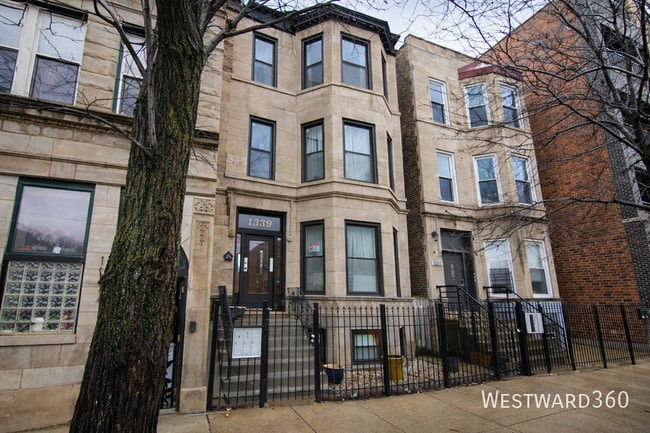 Foto del edificio - 1339 N Western Ave
